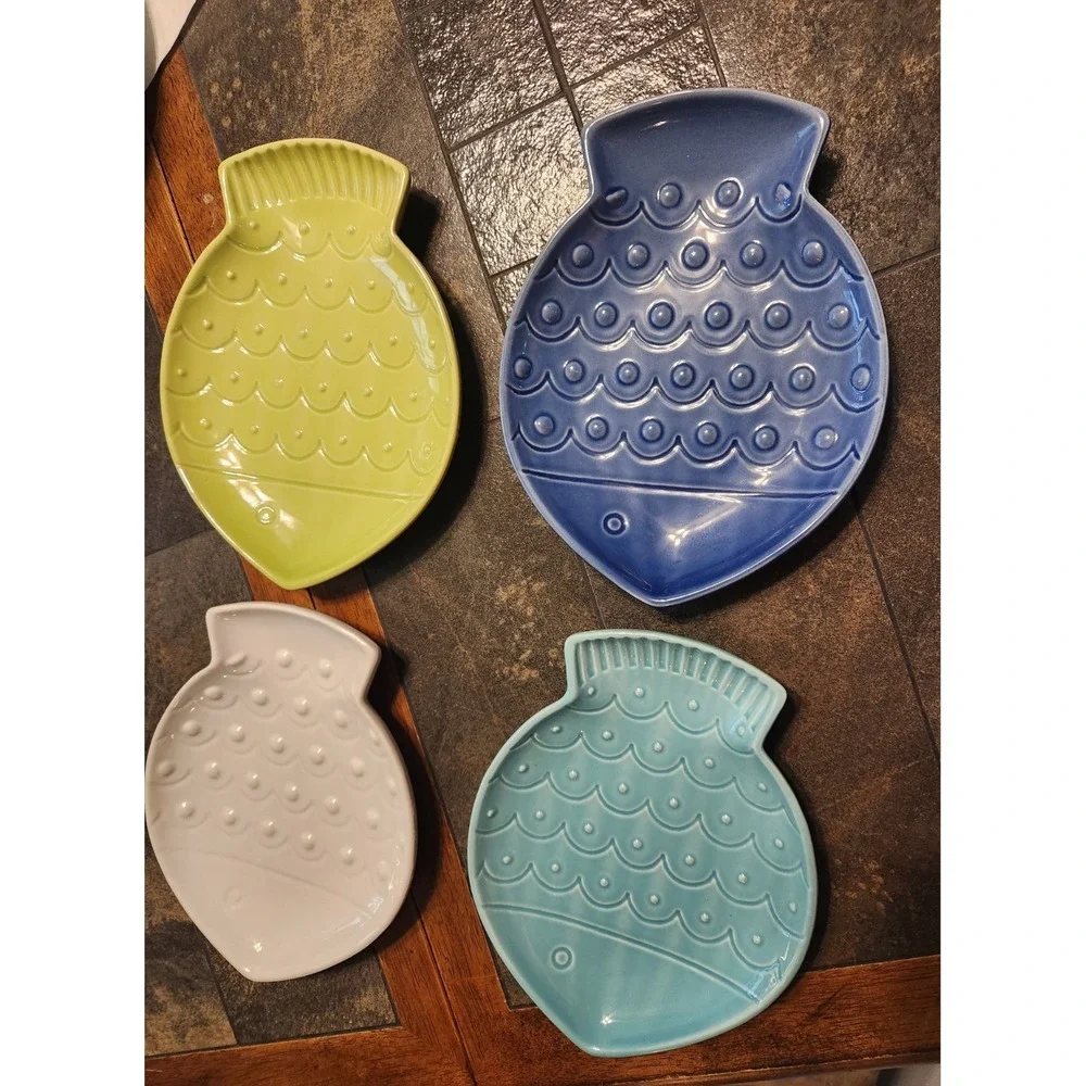 Crate And Barrel Fish 8.5